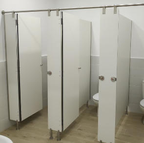 baños cabinas de madera